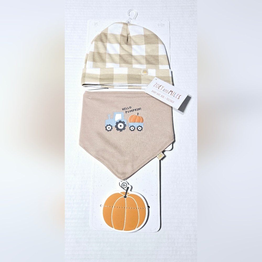 Zoey and Miles "Hello Pumpkin " 3 piece set‎ hat, bib, and teether 0-12